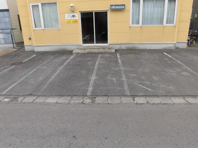 駐車場　駐車場