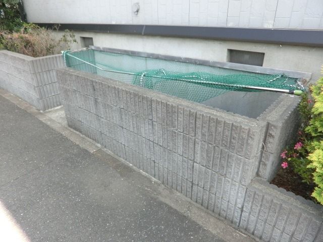 その他共有部分　敷地内にごみ置き場あります。