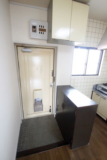 玄関　※別号室のお写真です