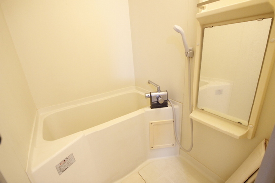 バス・シャワールーム　※別部屋の写真です