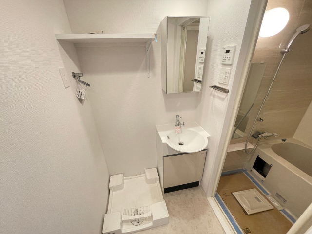 洗面設備　２０４号室の写真です。