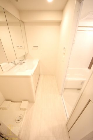 洗面設備　OPUS RESIDENCE SHINSAIBASHISOU