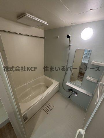 バス・シャワールーム　落ち着いた空間のお風呂です