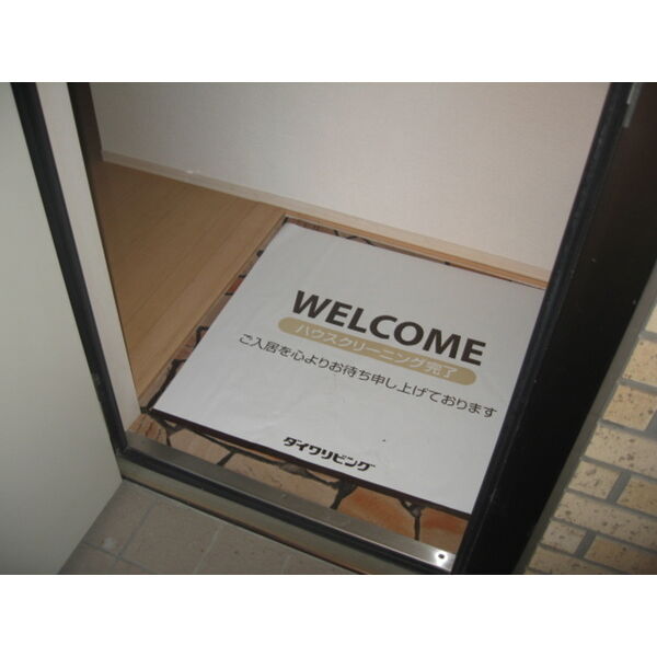 玄関　玄関内部