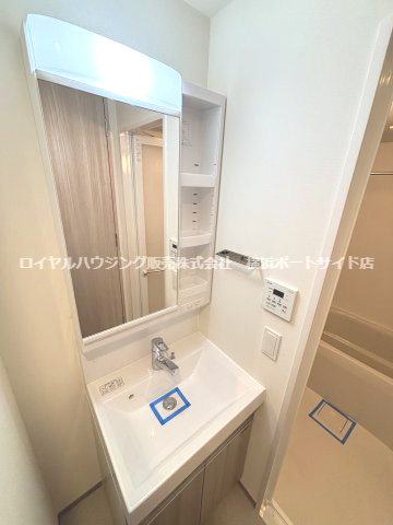 洗面設備　※同タイプの室内写真になります。