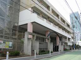 小学校　神戸市立中央小学校（小学校）まで159m