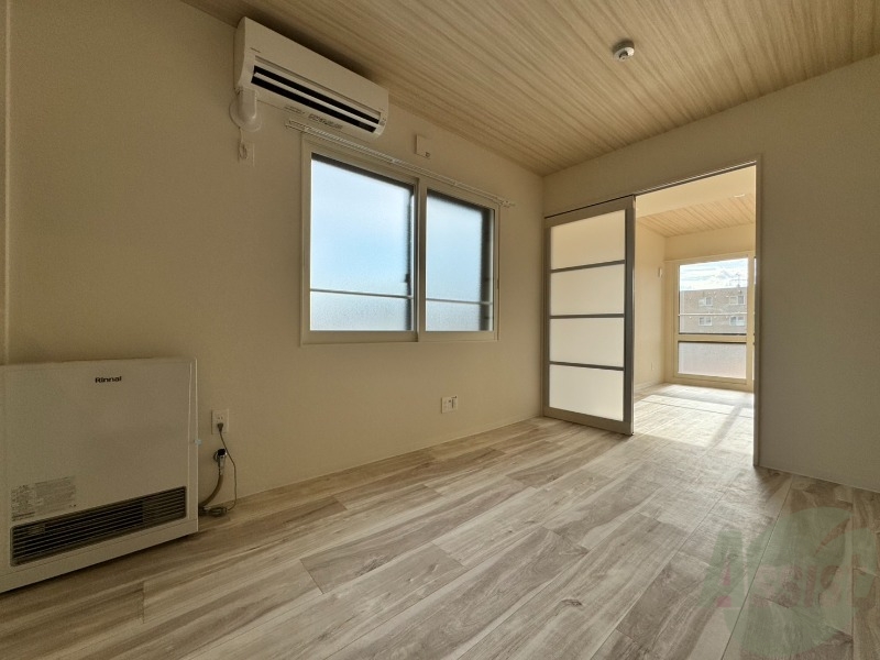 居室・リビング　広々としたリビングですね。使い勝手がよさそうですね！