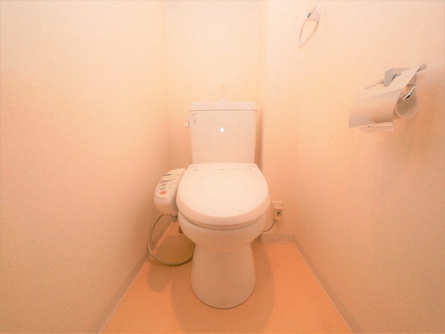 トイレ　エスティメゾン京橋　温水洗浄便座