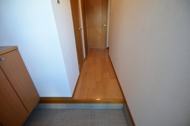 玄関　収納付玄関