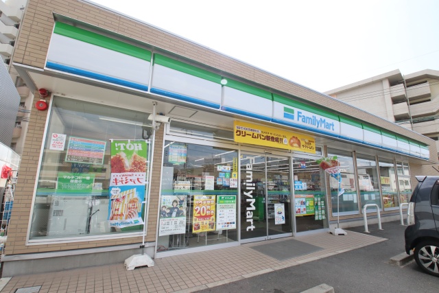 コンビニ　ファミリーマート　千種汁谷店（コンビニ）まで400m