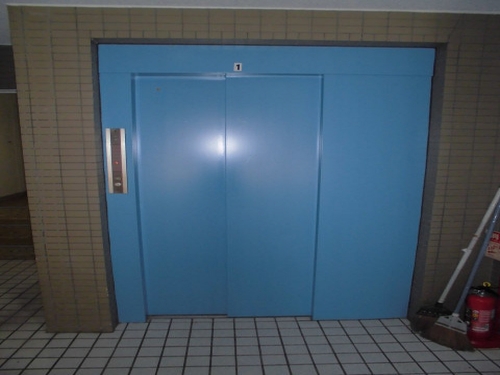 ロビー　エレベーター