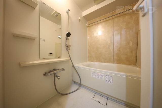 バス・シャワールーム　７０１号室の写真です（反転タイプ）