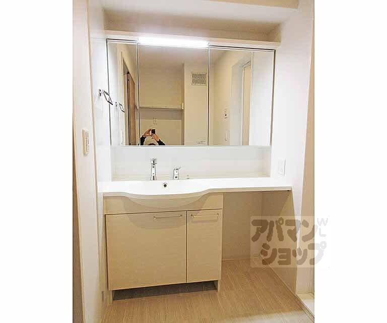 洗面設備　ワイド洗面台