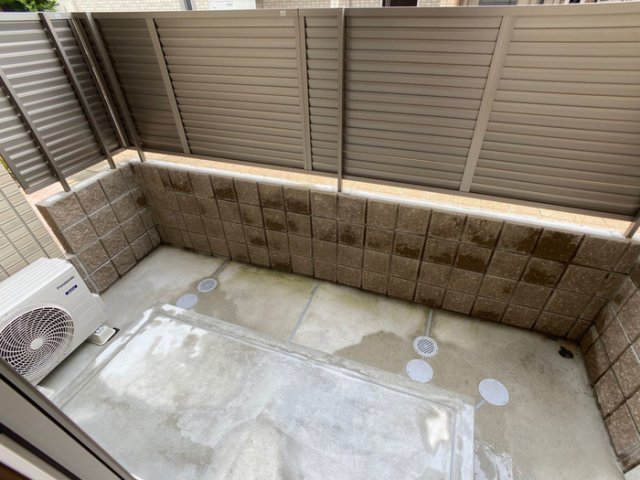 バルコニー　テラス