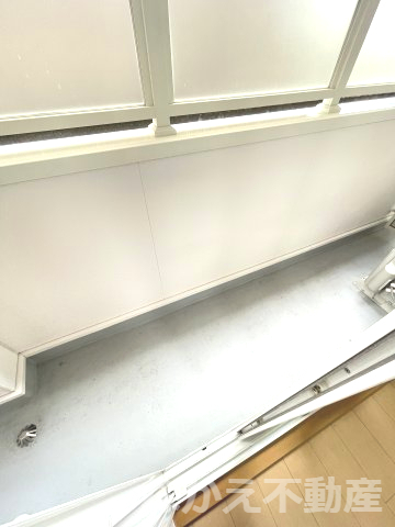 バルコニー　陽当たり良好なバルコニーです