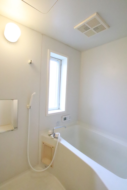 バス・シャワールーム　追い焚き機能付き