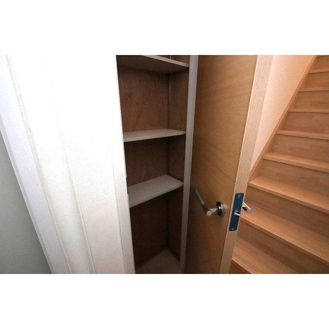 玄関　下駄箱あり