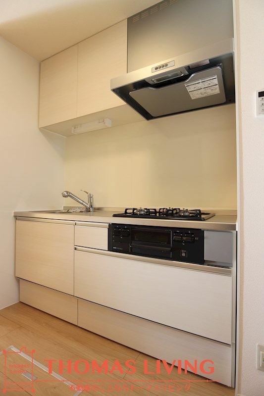 キッチン　システムキッチン、収納量多く鍋など収納可