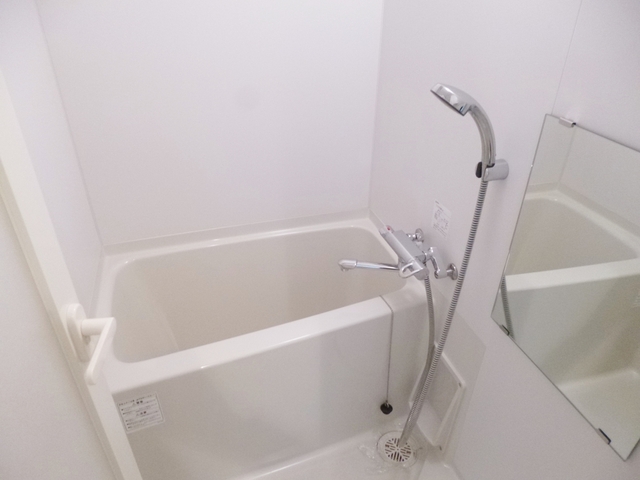 バス・シャワールーム　お風呂も綺麗ですよ。