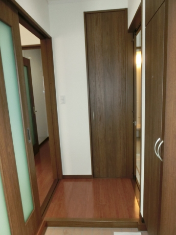 玄関　玄関入るとこんな感じ。