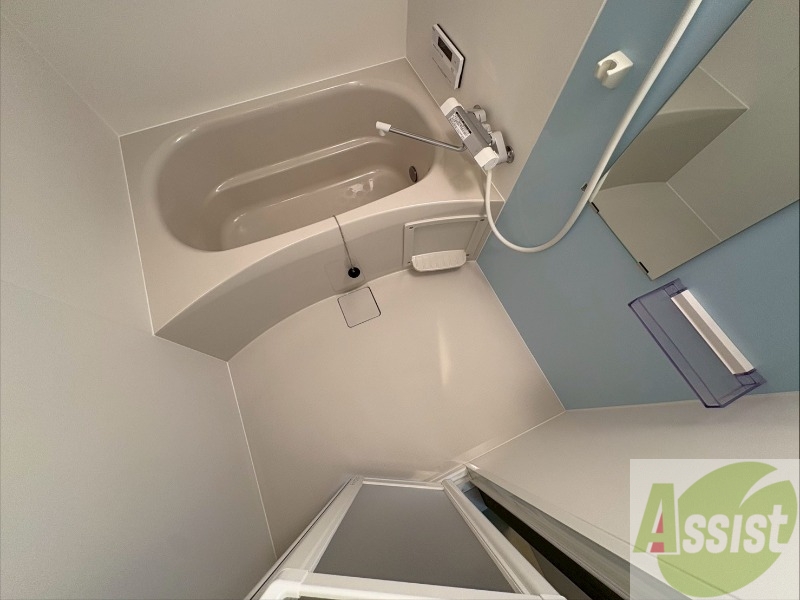 バス・シャワールーム　お風呂になります。一日の疲れを癒してくださいね。