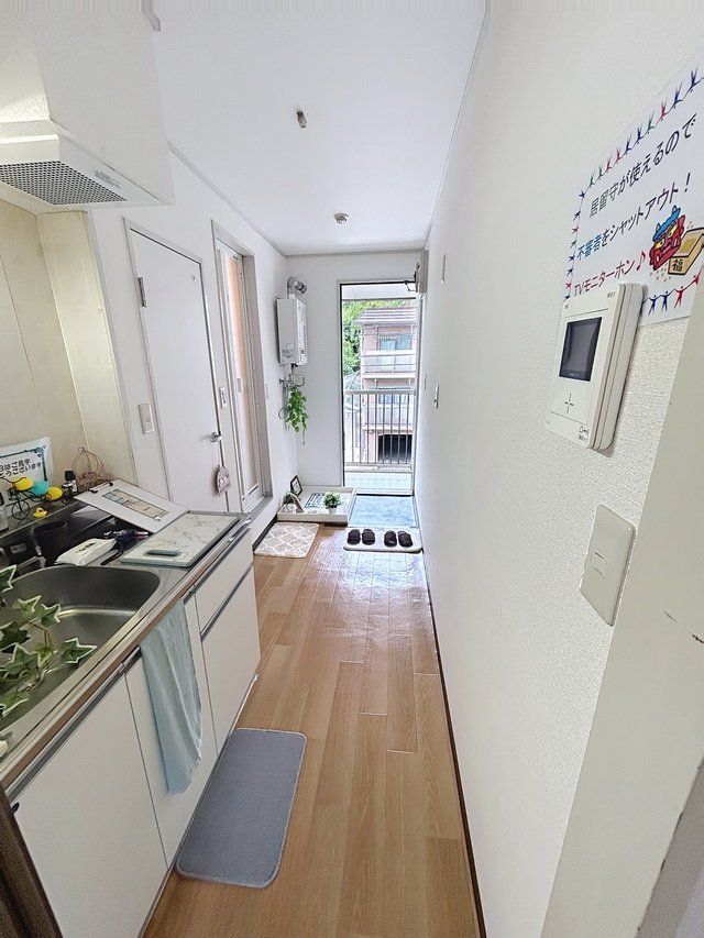 バルコニー　同建物別号室参考写真です