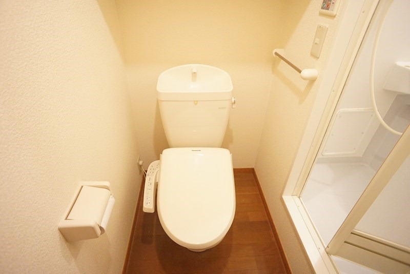 トイレ　別号室