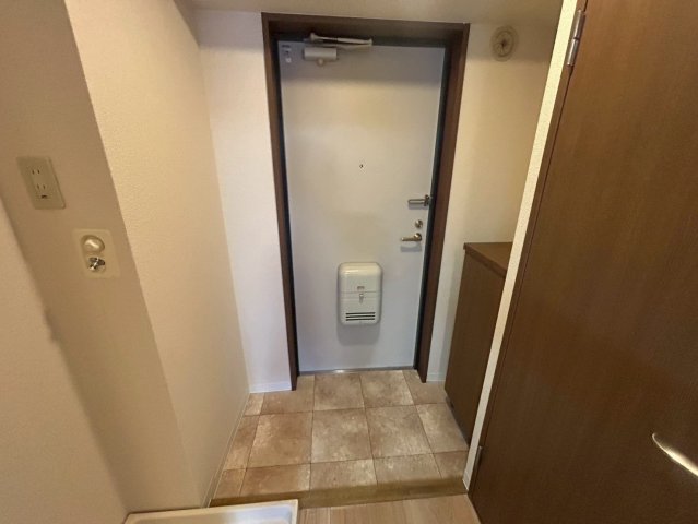 玄関　カーサ内山