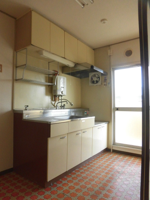 キッチン　※別室参考写真・反転タイプ