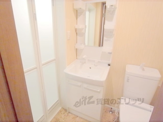 洗面設備　独立洗面台が付いているのは嬉しいです。