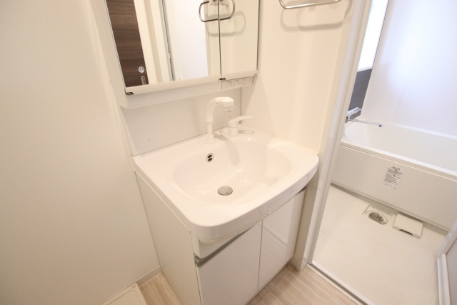 洗面設備　※別室の参考写真の為、現況優先です。