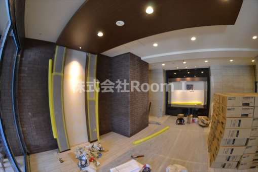 エントランス　落ち着いたエントランスです