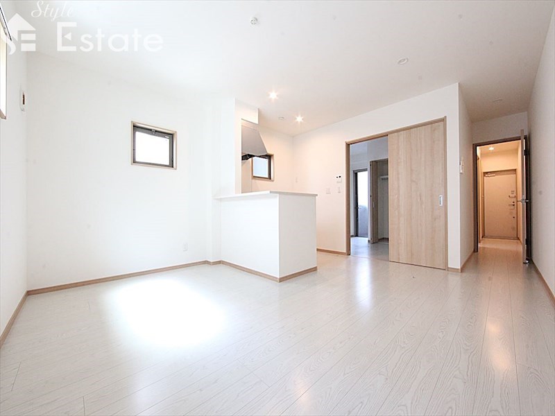 居室・リビング　内装