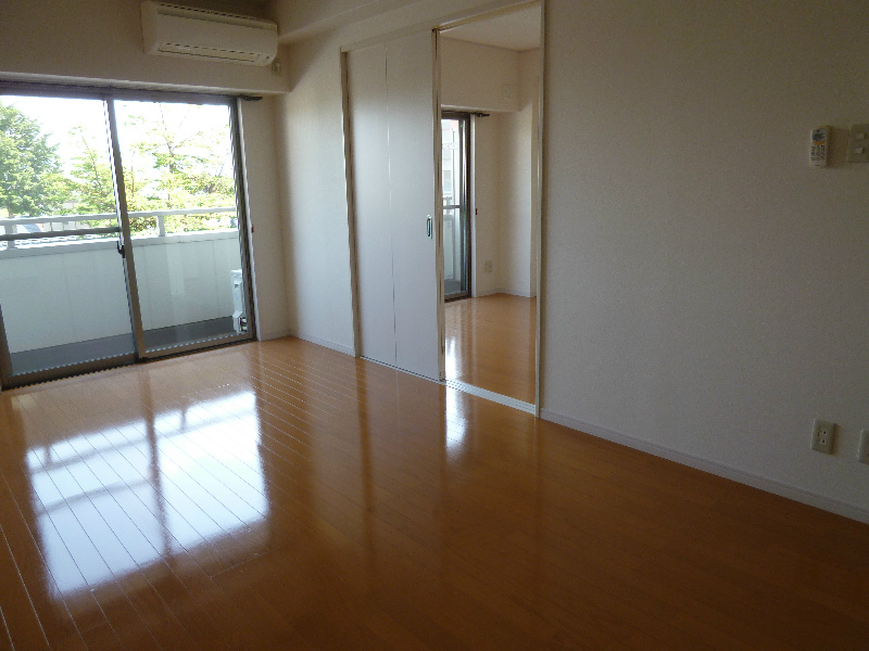 居室・リビング　写真は類似