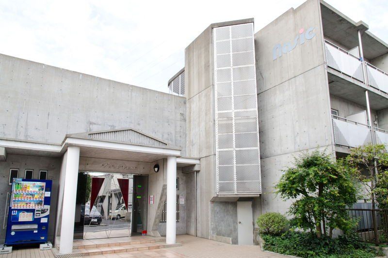 建物外観　エントランス