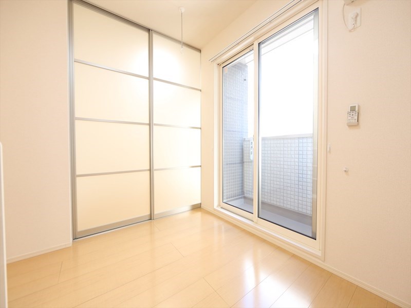 バルコニー　ＤＫ7.5帖　カウンターキッチン　エアコン完備　バルコニー