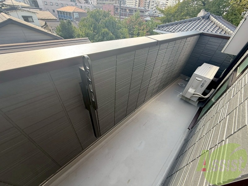 バルコニー　バルコニーは長さも幅もちょうどいい広さでした。