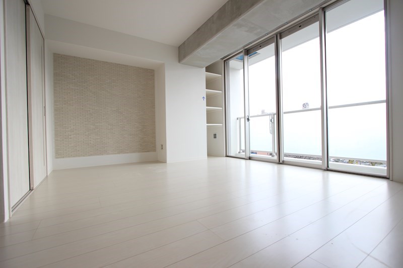 居室・リビング　写真は別号室です。現況優先