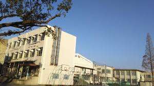 中学校　名古屋市立汐路中学校（中学校）まで898m