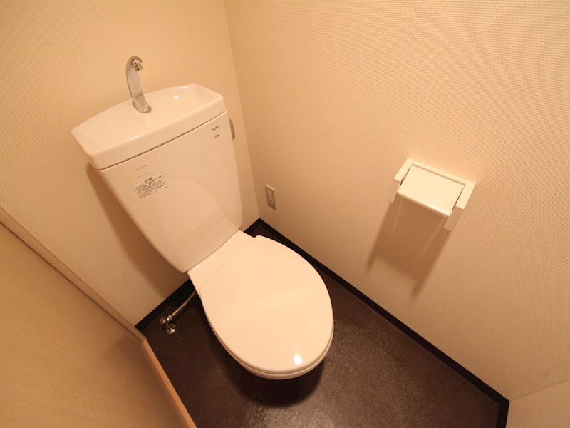 トイレ　個室トイレ　バストイレ別