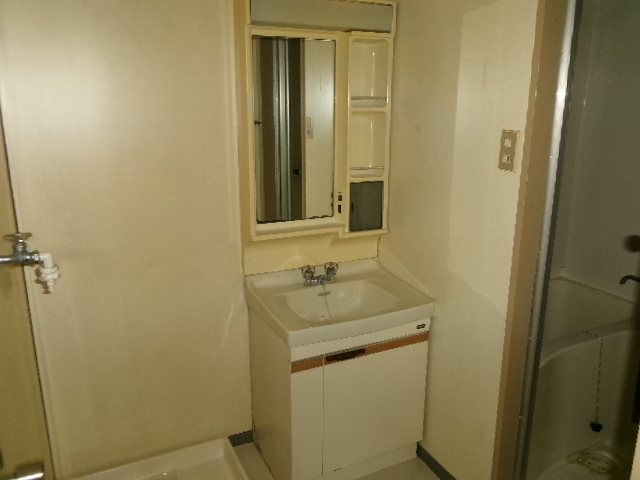 洗面設備　現況を優先させていただきます。