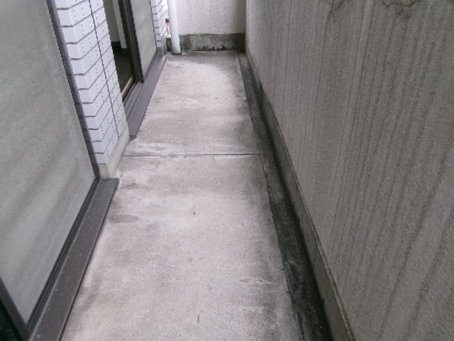 バルコニー　現況を優先させていただきます。