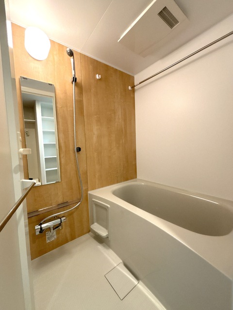 バス・シャワールーム　※別室参考写真（内装色が変更になる可能性あり）