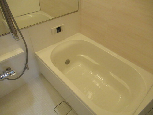バス・シャワールーム　バス（浴室）