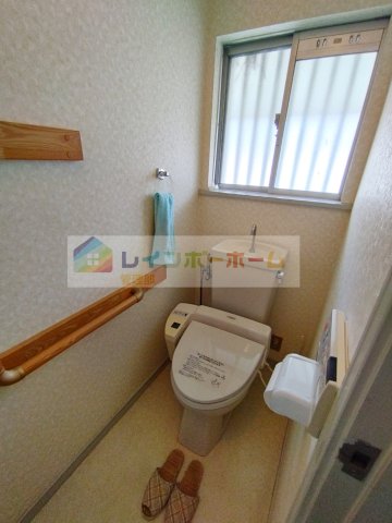 トイレ　2階共用トイレです。