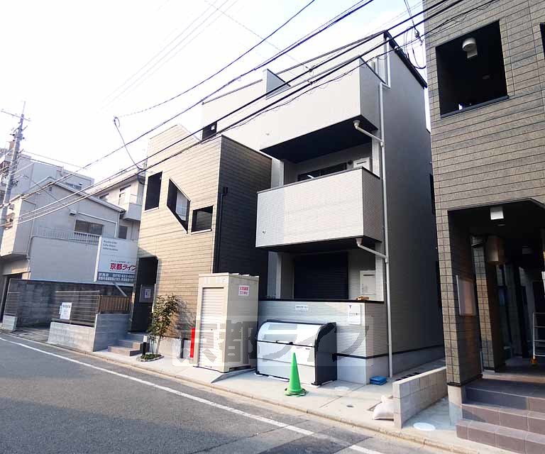 建物外観　綺麗な印象ですね！