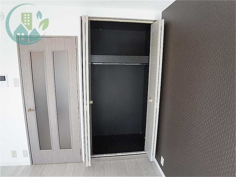 収納　シャトラン弓木弐番館