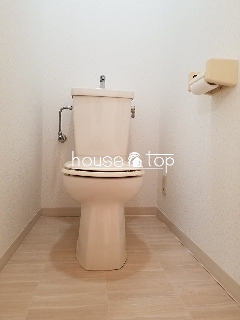 トイレ　水廻りもきれいにリフォーム済みです♪