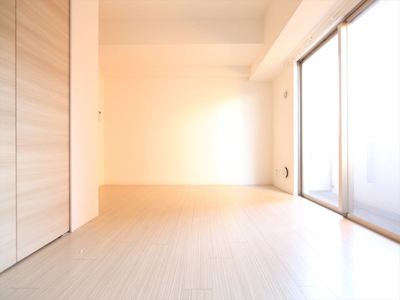 その他部屋・スペース　洋室8帖　エアコン完備　バルコニー