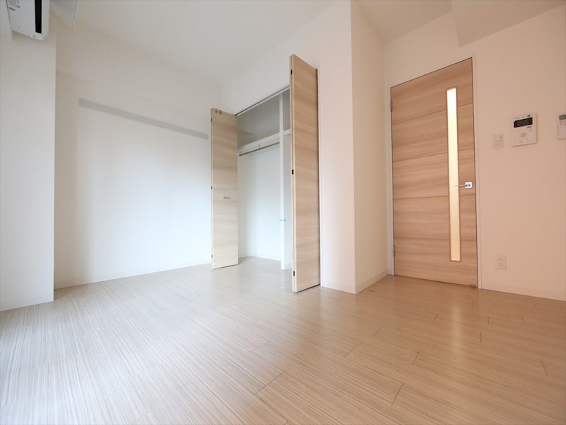 居室・リビング　洋室8帖　クローゼット付（収納充実してます）